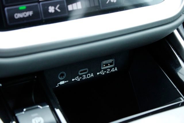 Used 2025 Subaru Outback Onyx Edition AWD/4WD image 27
