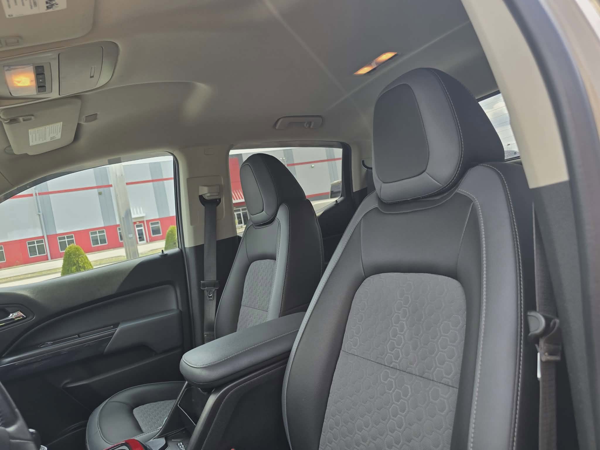 Used 2022 Chevrolet Colorado Z71 image 12