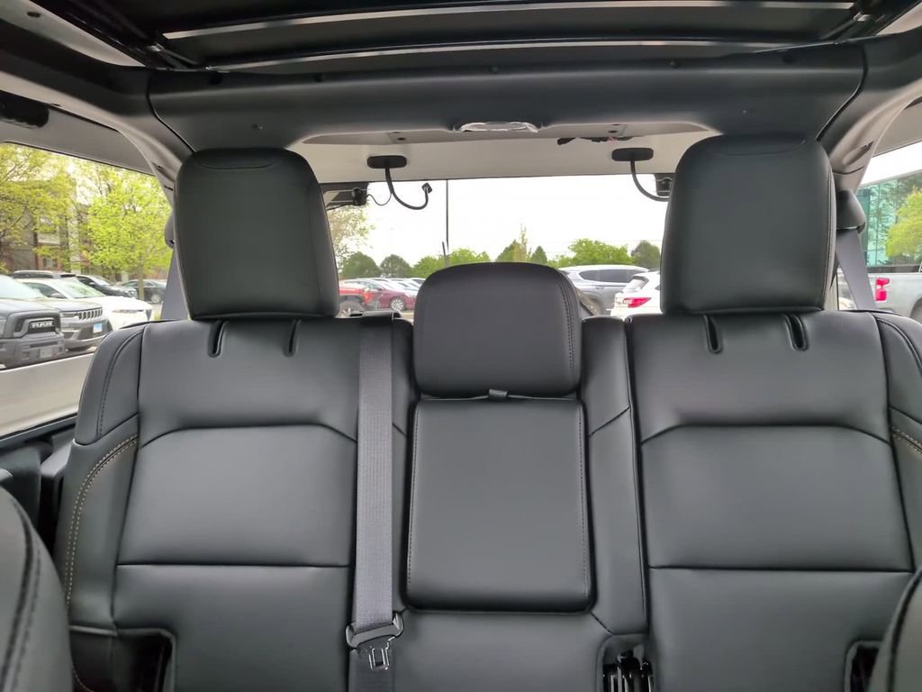 New 2026 Jeep Wrangler Unlimited Sahara AWD/4WD image 26