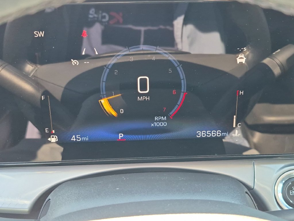 Used 2025 Chevrolet Trax LT FWD image 16