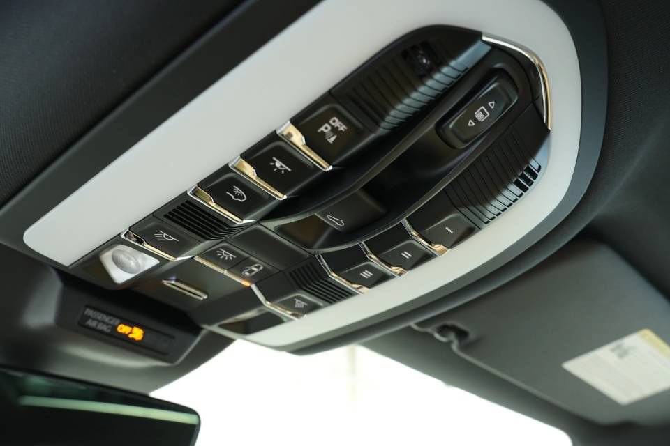 Certified 2026 Porsche Macan AWD/4WD image 36