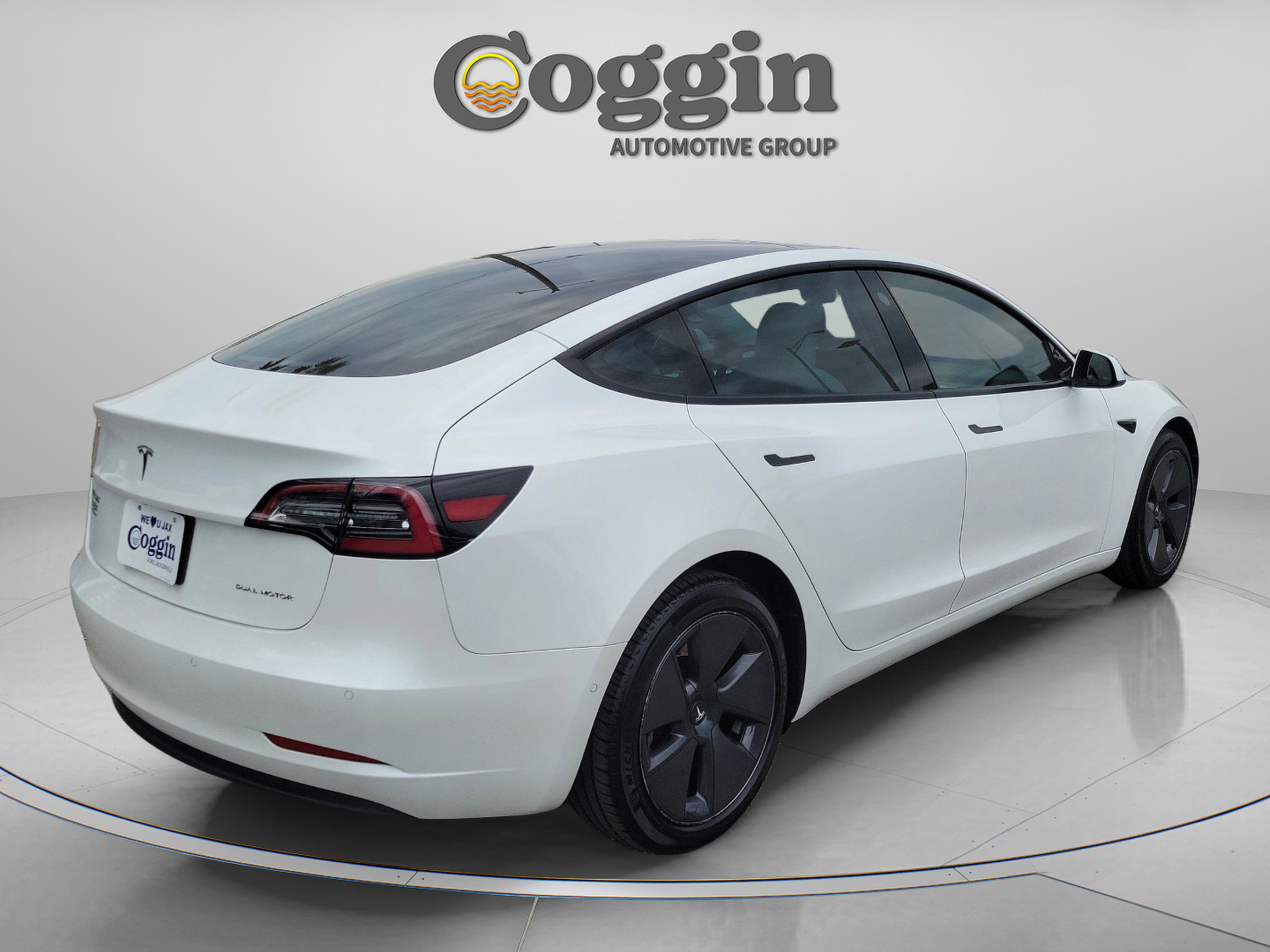 Used 2022 Tesla Model 3 Long Range AWD/4WD image 3