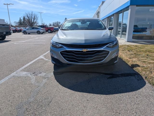 Used 2024 Chevrolet Malibu LT image 2