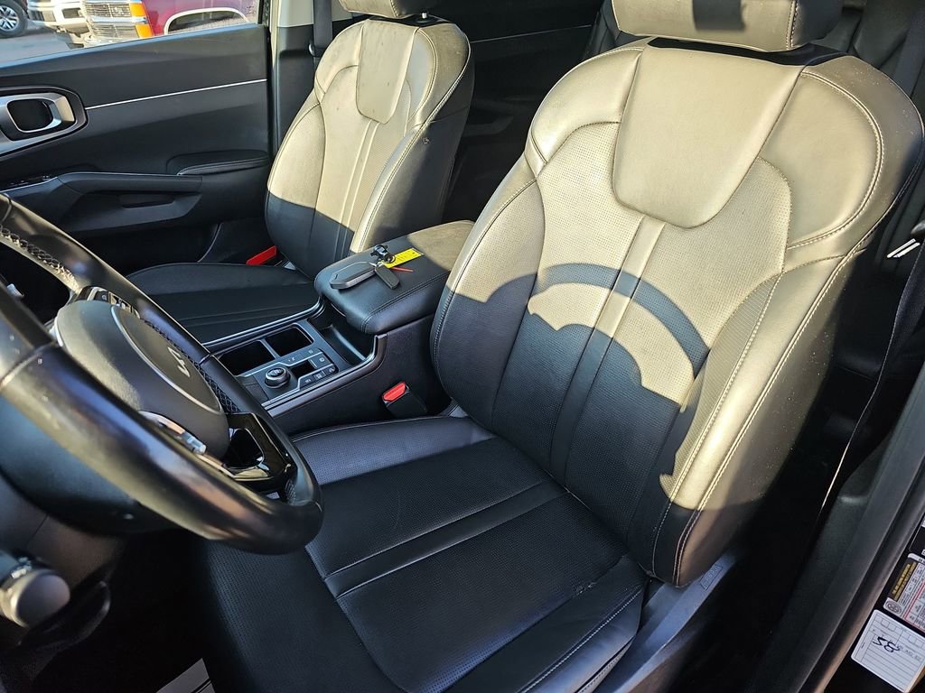 Used 2024 Kia Sorento S image 19