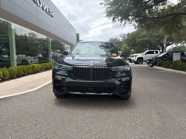 Used 2021 BMW X7 xDrive40i w/ M Sport Package AWD/4WD image 2
