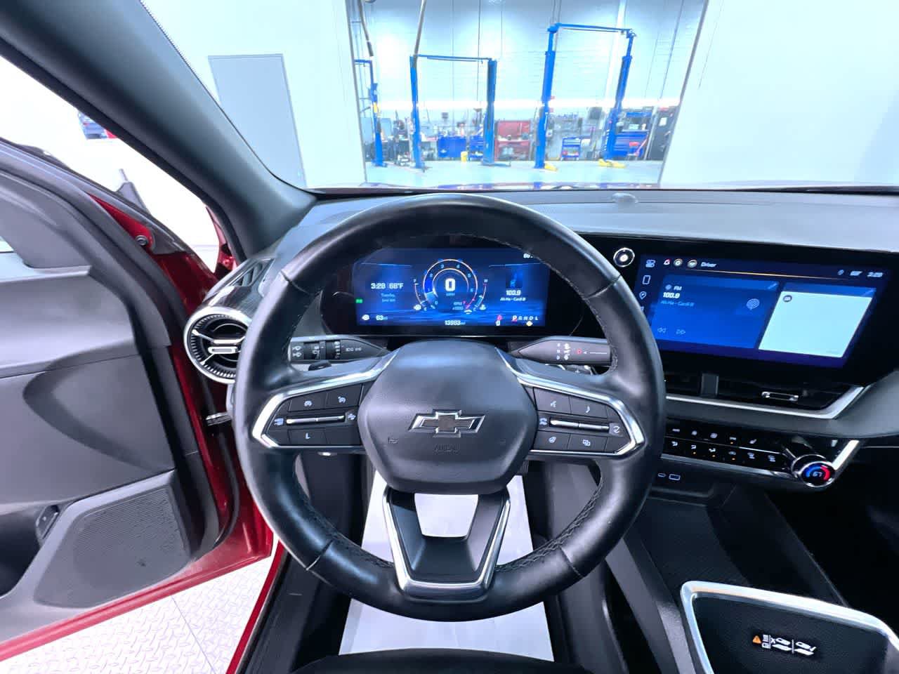 Used 2025 Chevrolet Equinox LT w/ Convenience Package II FWD image 15