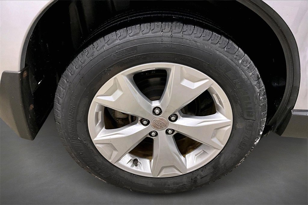 Used 2014 Subaru Forester 2.5i Premium w/ All-Weather Package image 31