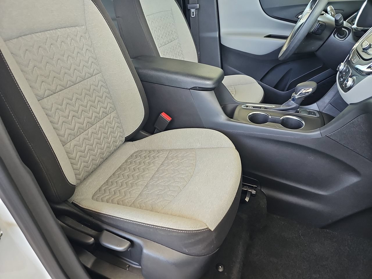 Used 2024 Chevrolet Equinox LS w/ LS Convenience Package AWD/4WD image 13