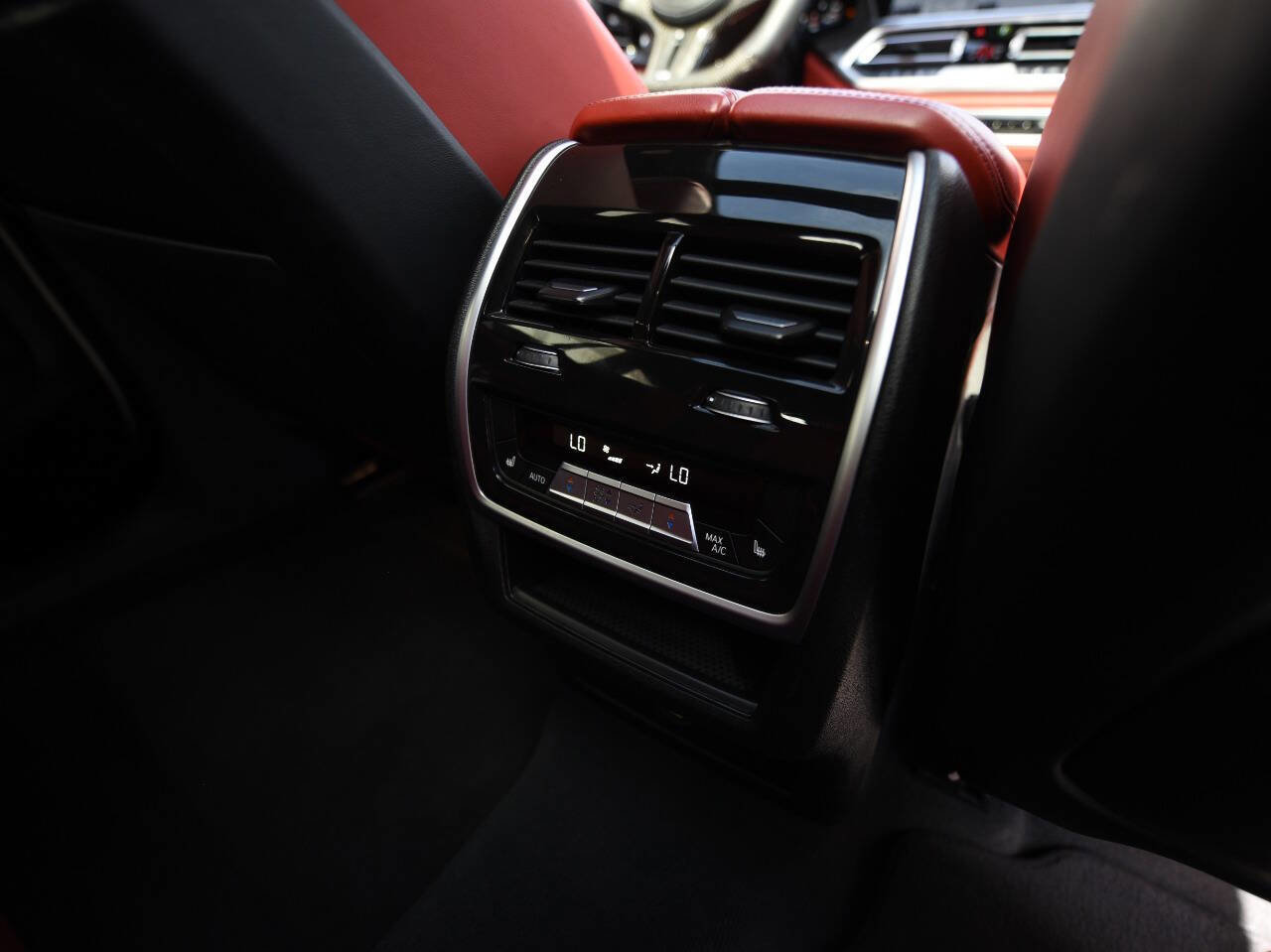 Used 2021 BMW X6 M w/ Competition Package image 20