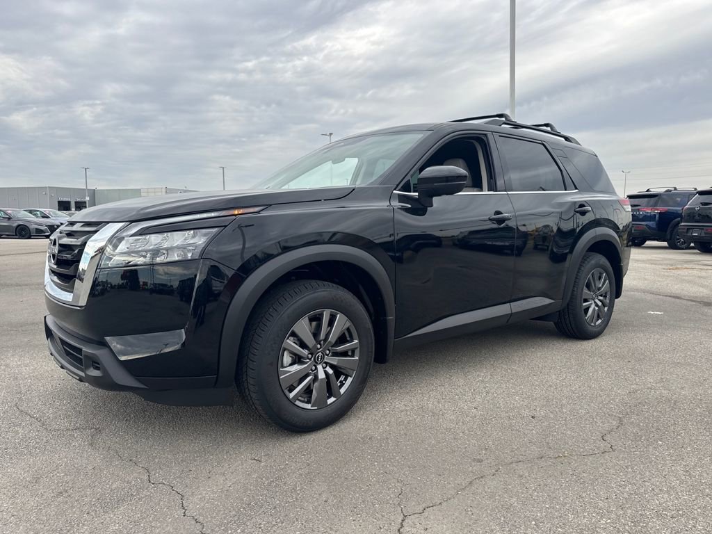 New 2025 Nissan Pathfinder SV