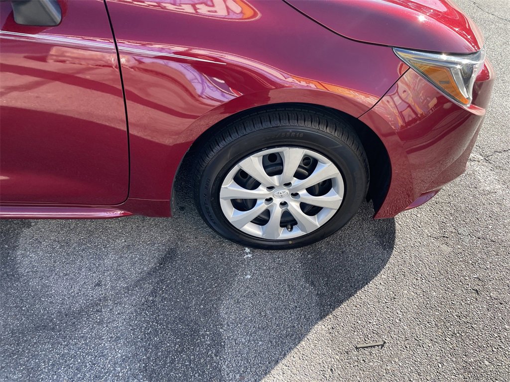 Used 2022 Toyota Corolla LE image 11
