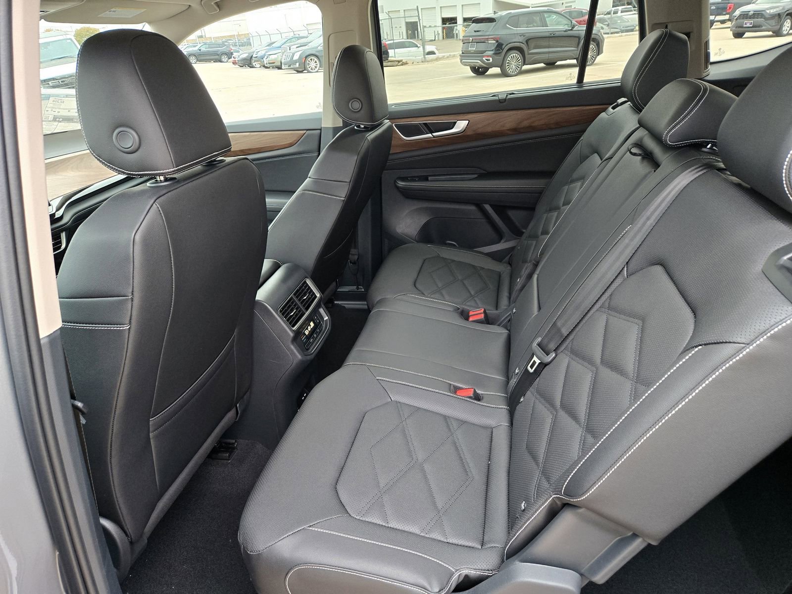 New 2026 Volkswagen Atlas SE image 17