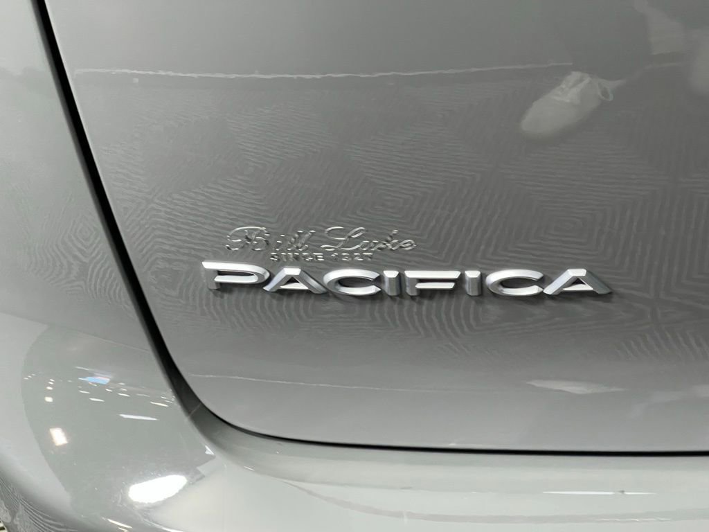 Used 2023 Chrysler Pacifica Pinnacle image 12