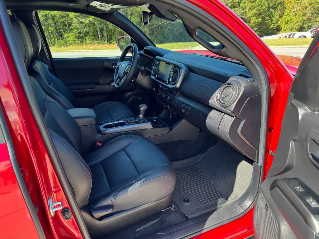 Used 2022 Toyota Tacoma TRD Off-Road image 15