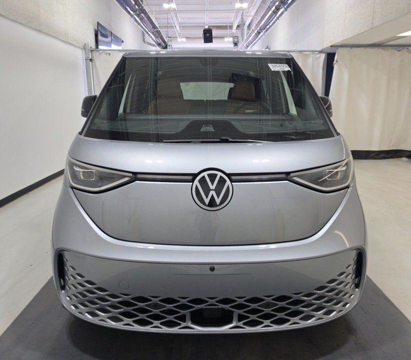 Used 2025 Volkswagen ID. Buzz Pro S Plus AWD/4WD image 3