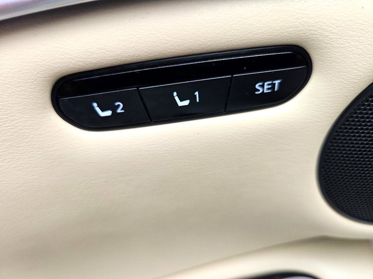 Used 2021 INFINITI QX50 Essential w/ Convenience Package image 13