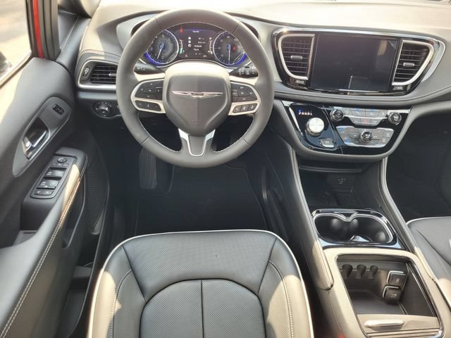 New 2026 Chrysler Pacifica Limited FWD image 9