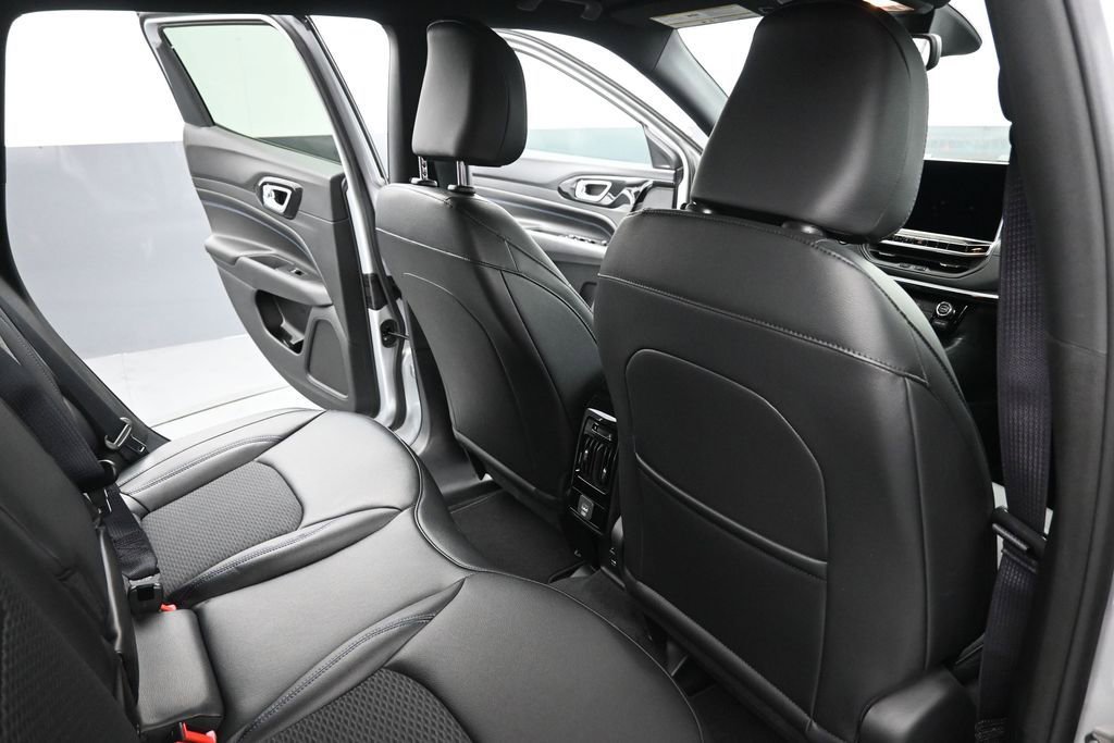 New 2026 Jeep Compass Latitude AWD/4WD image 19