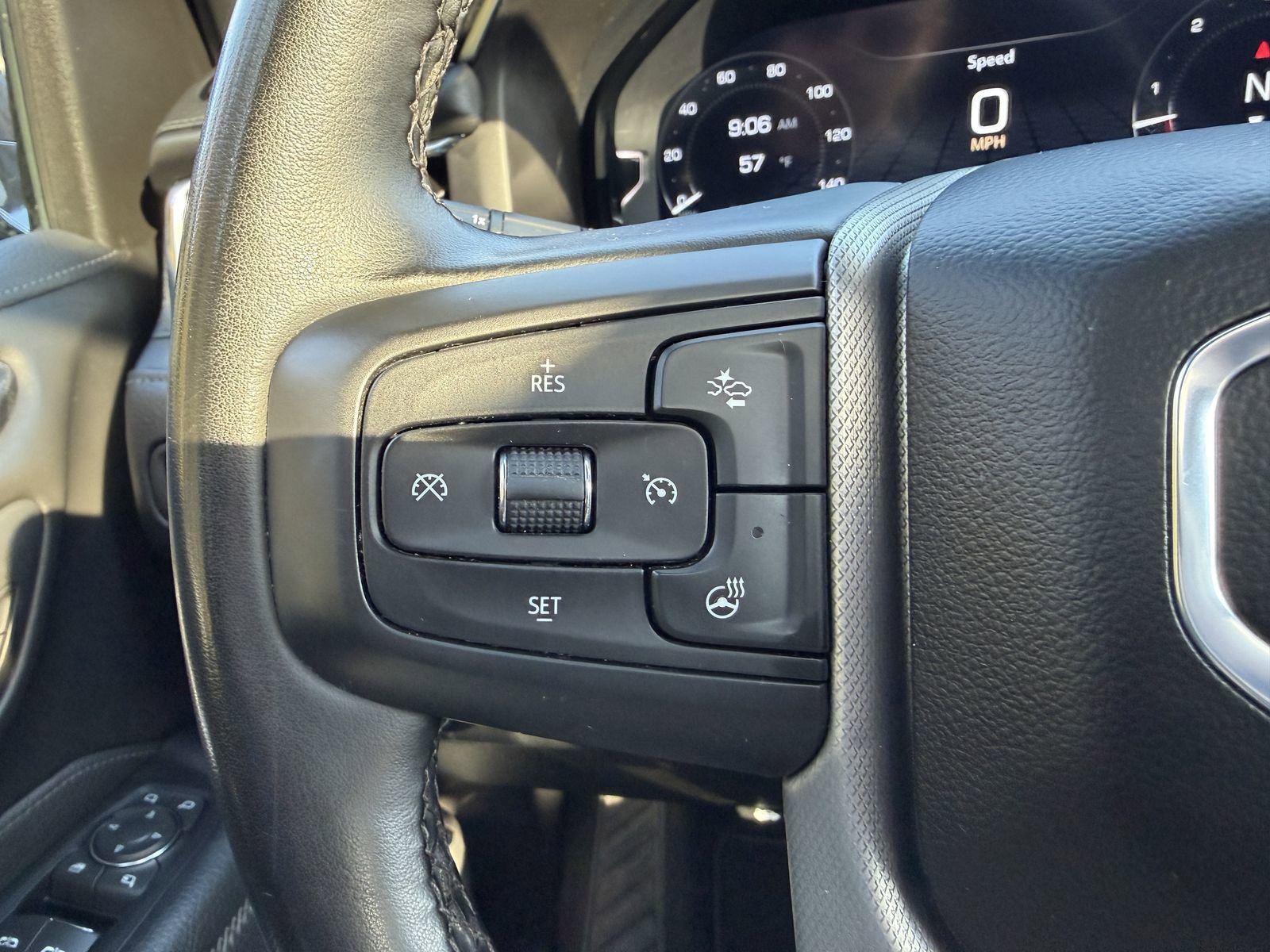 Used 2024 GMC Yukon XL Denali image 14