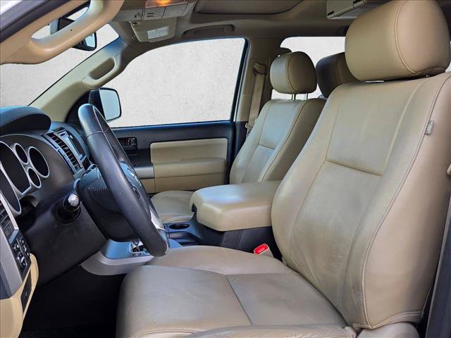Used 2017 Toyota Sequoia SR5 w/ Premium Package RWD image 11