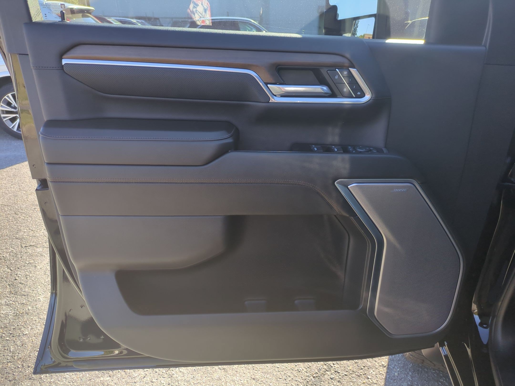 Used 2024 Chevrolet Silverado 2500 High Country w/ High Country Premium Package AWD/4WD image 12