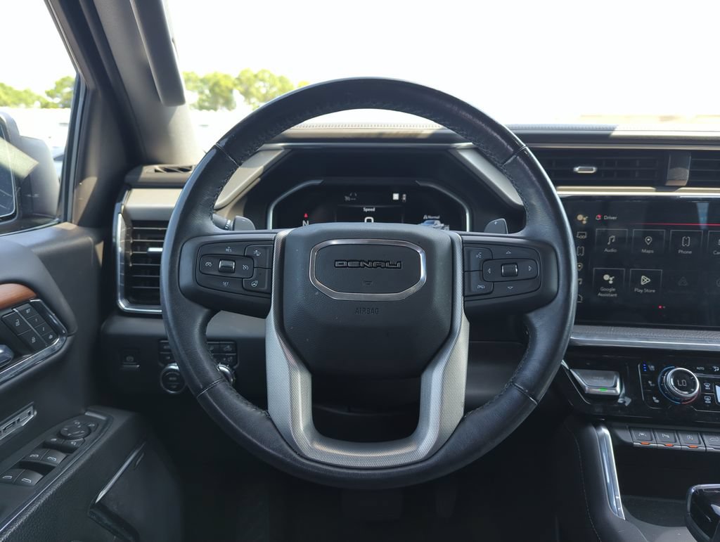 Used 2023 GMC Sierra 1500 Denali AWD/4WD image 16