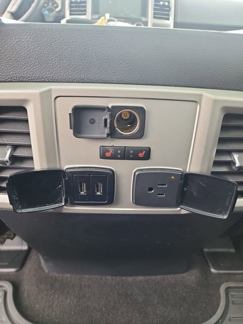 Used 2018 Ford F150 Lariat w/ Equipment Group 502A Luxury image 9