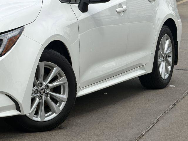 Certified 2025 Toyota Corolla XLE image 3