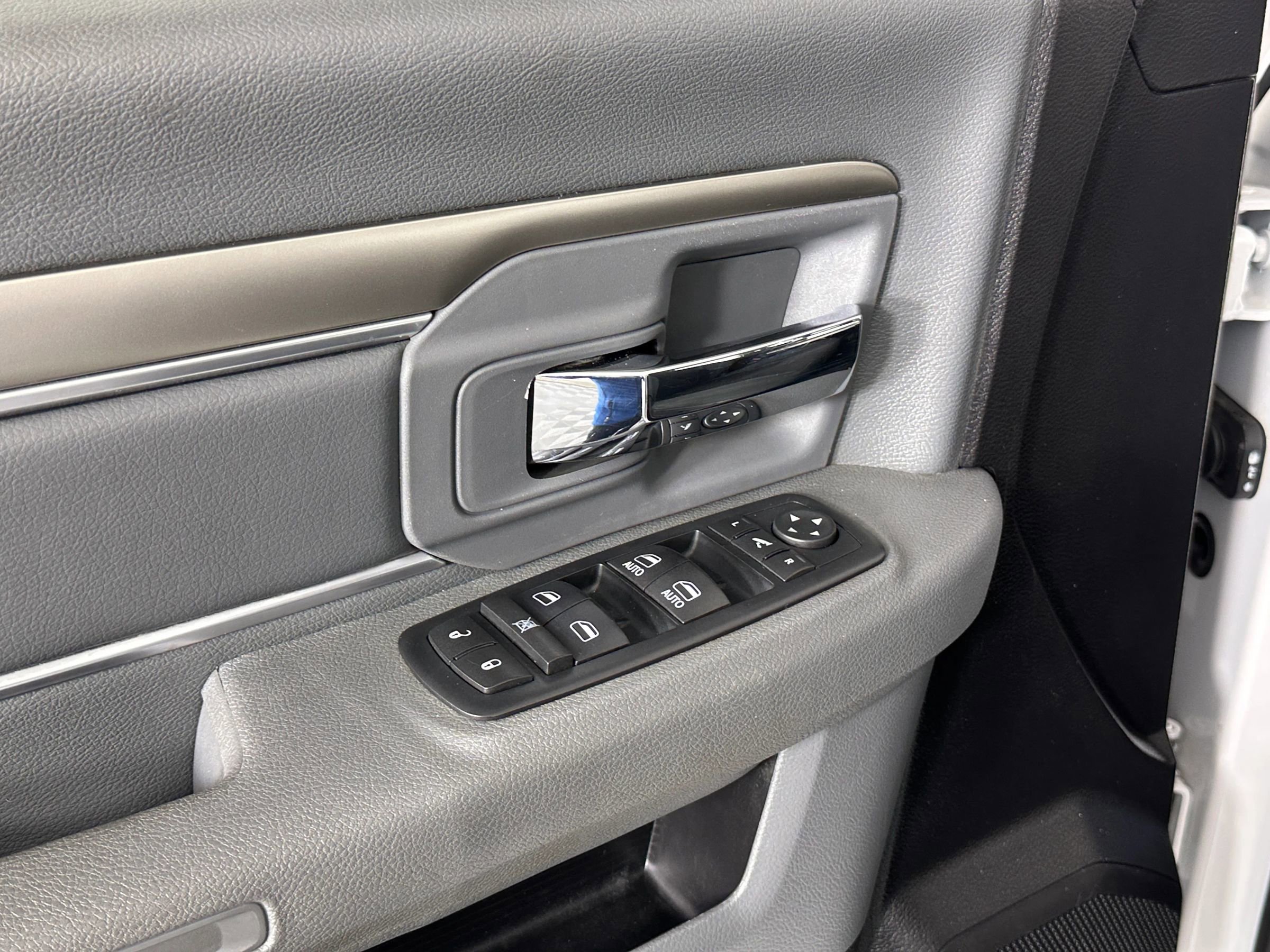 Used 2016 RAM 1500 Big Horn image 26