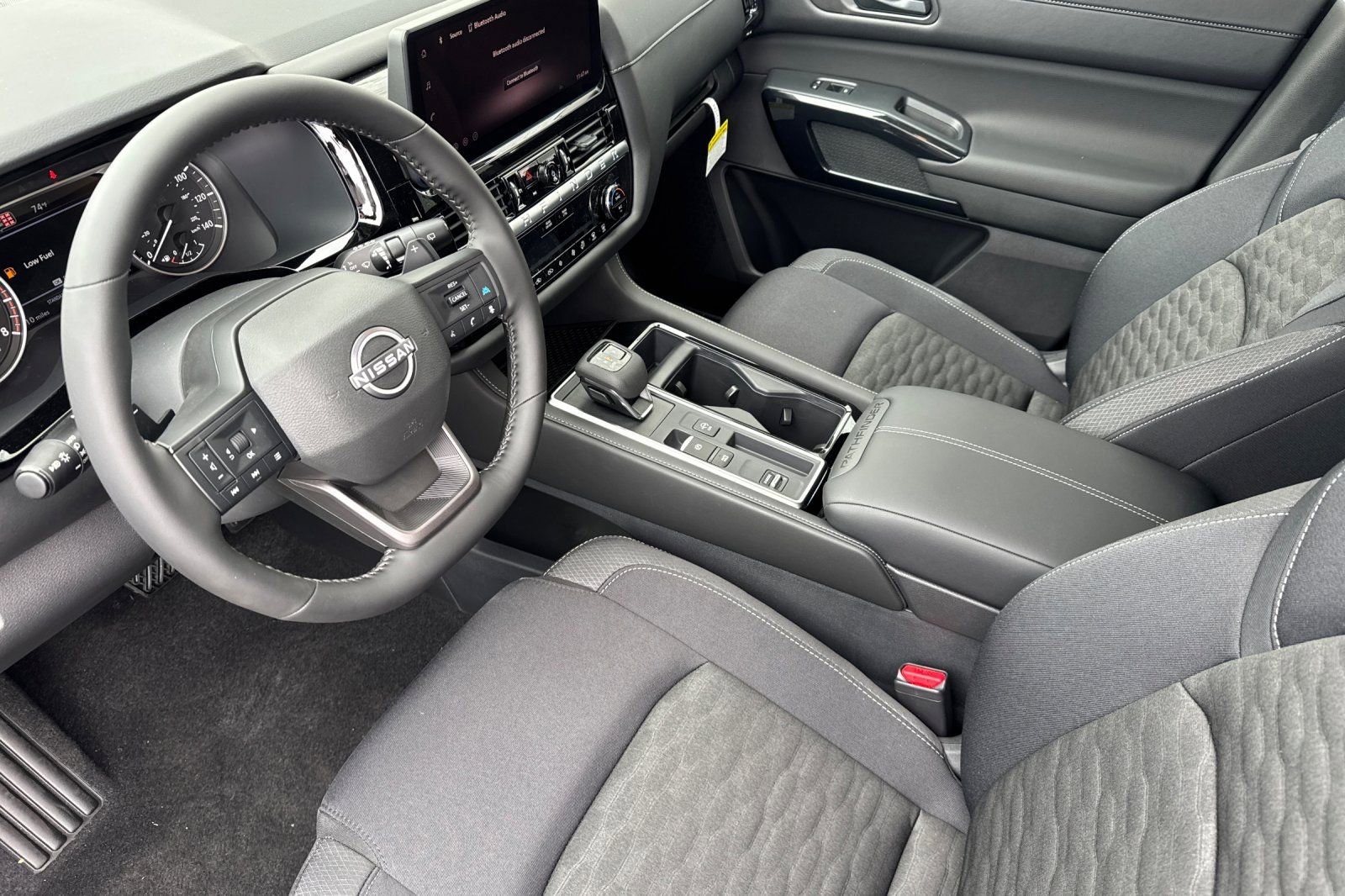 New 2026 Nissan Pathfinder SV image 7