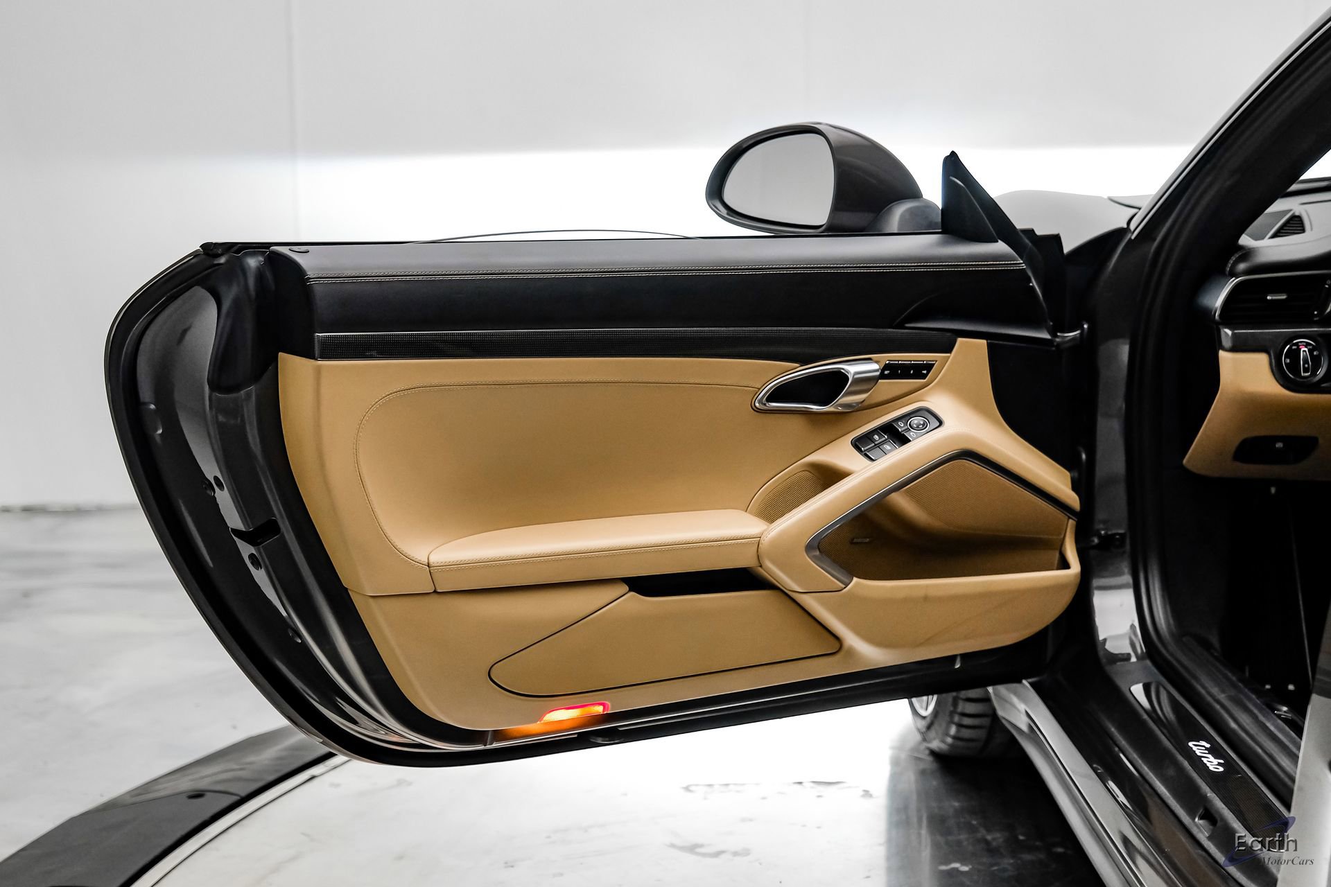 Used 2017 Porsche 911 Turbo image 86