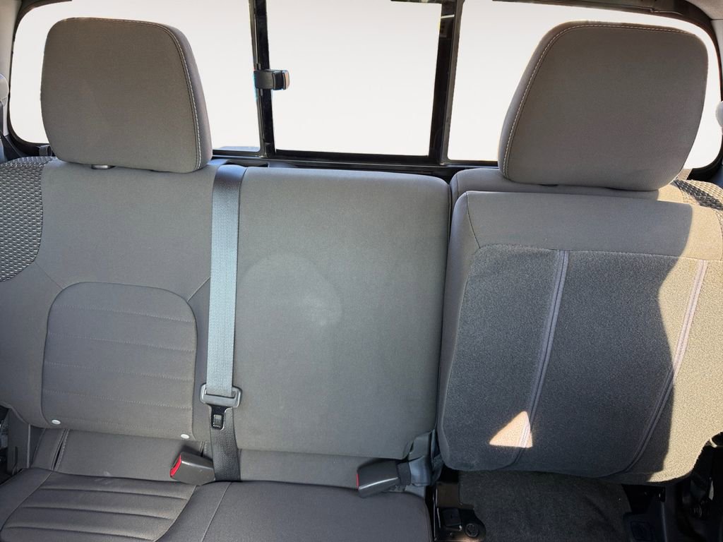 Used 2015 Nissan Frontier PRO-4X image 14
