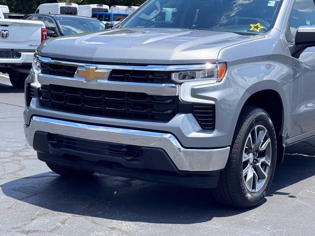 Used 2024 Chevrolet Silverado 1500 LT AWD/4WD image 33