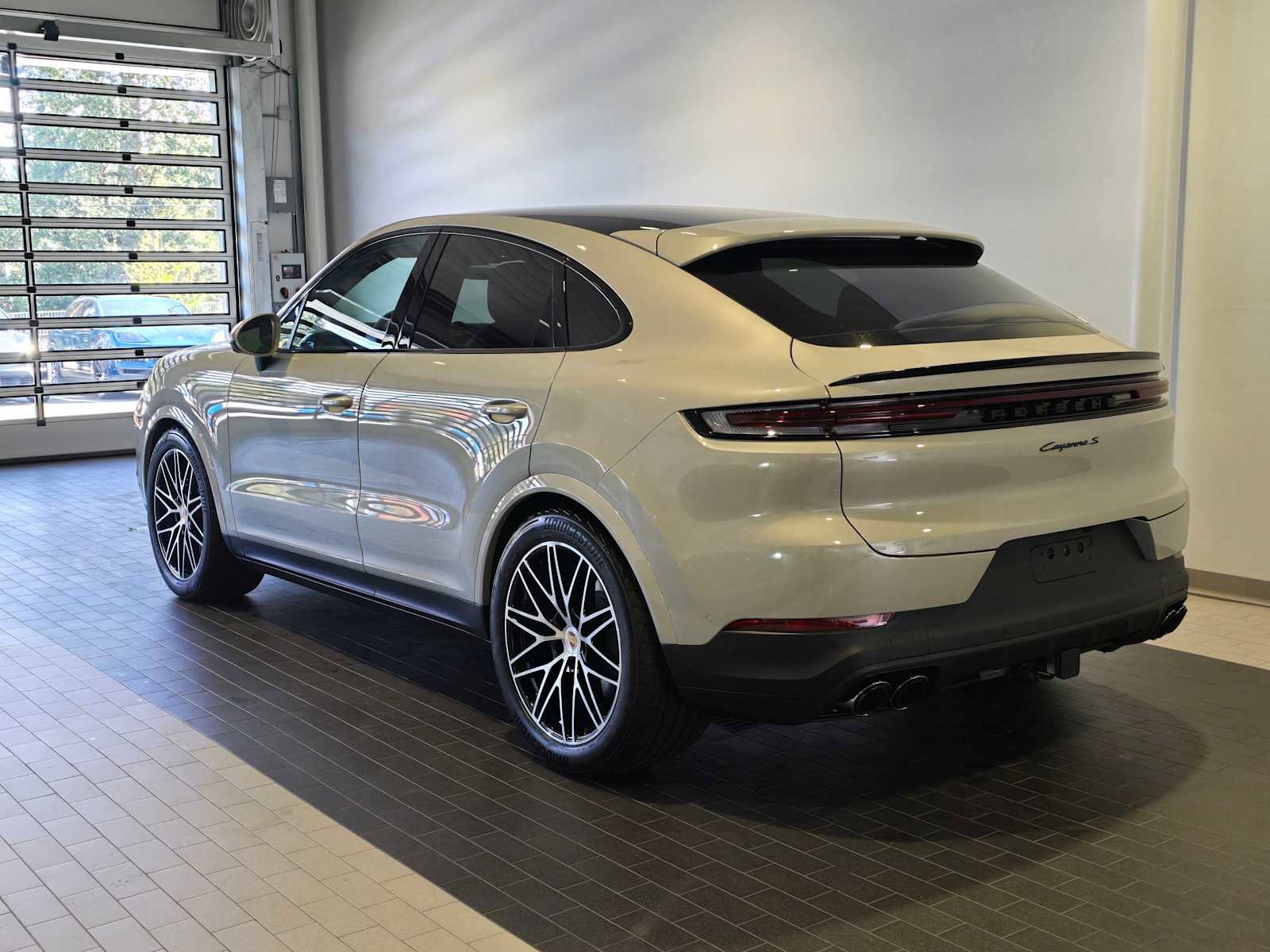 New 2026 Porsche Cayenne S image 3