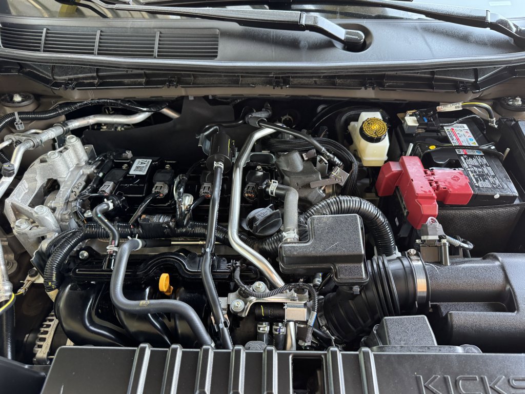 Used 2025 Nissan Kicks S image 40