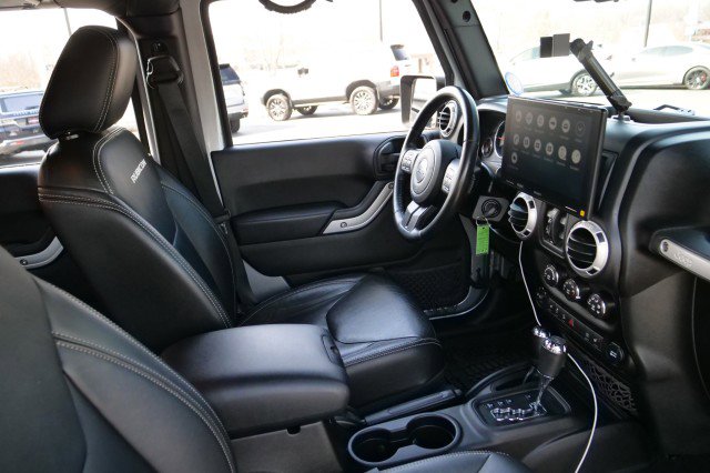Used 2016 Jeep Wrangler Unlimited Rubicon w/ Connectivity Group image 48