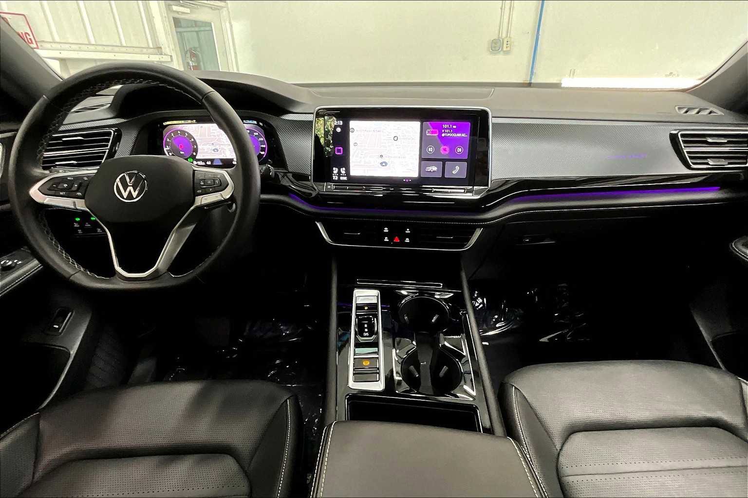 Used 2025 Volkswagen Atlas Cross Sport SEL image 18