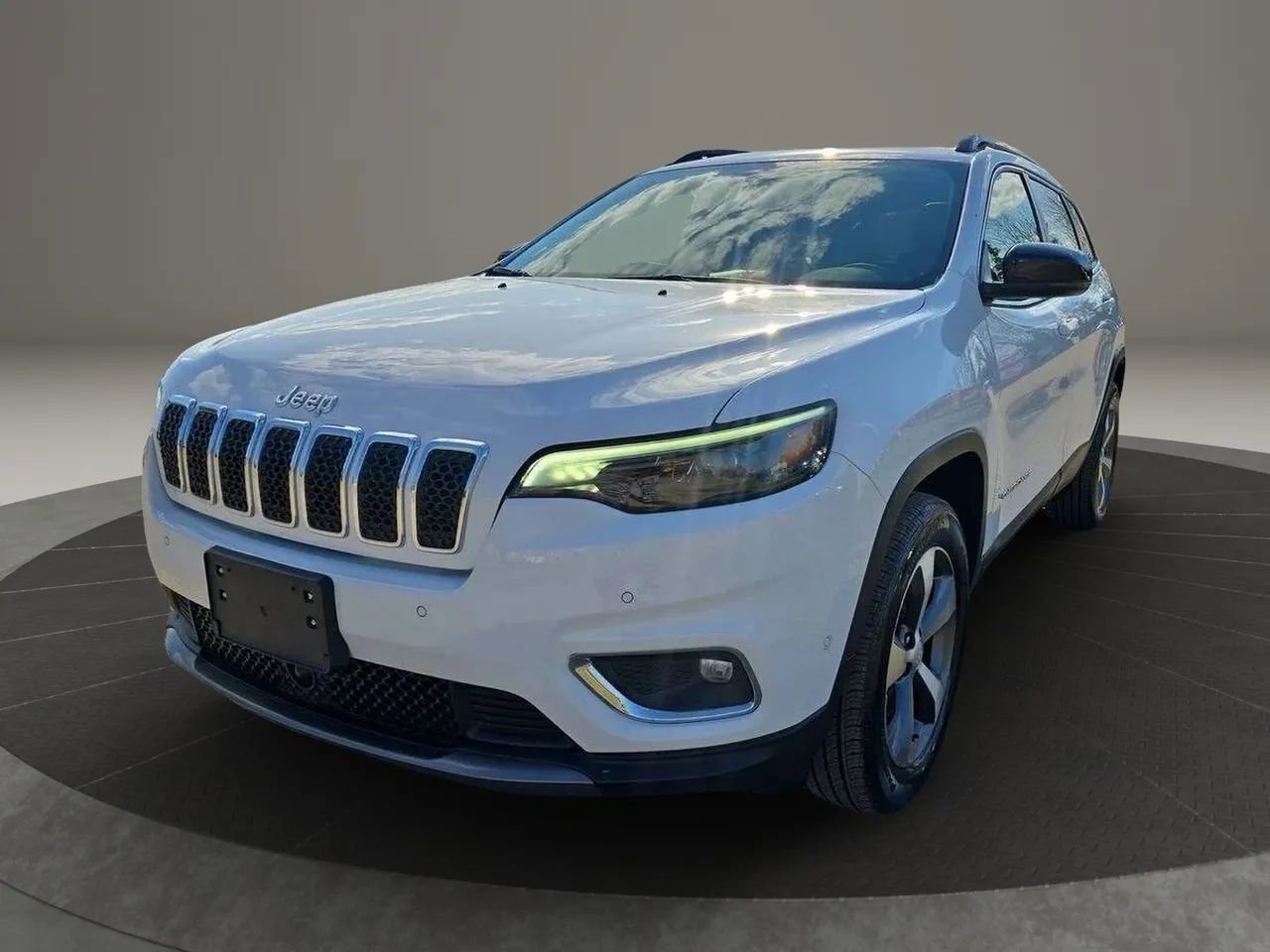 Used 2022 Jeep Cherokee Limited AWD/4WD image 2