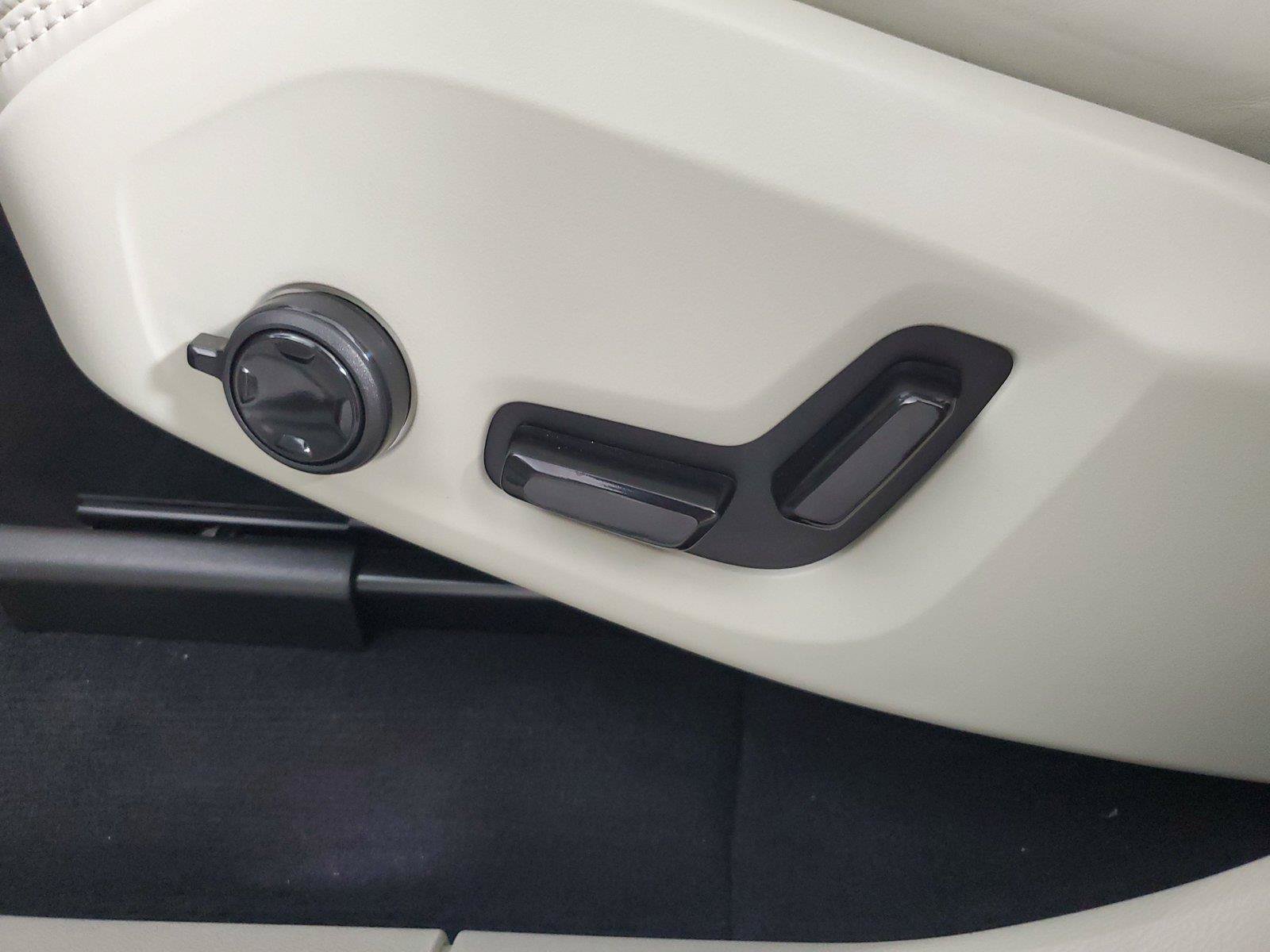 New 2027 Volvo XC60 B5 Ultra AWD/4WD image 21