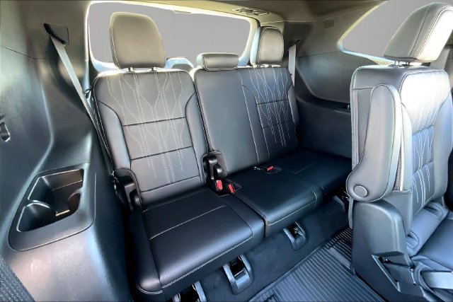Used 2026 Buick Enclave Avenir w/ Super Cruise Package AWD/4WD image 26