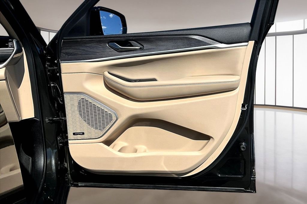 Used 2022 Jeep Grand Cherokee L Limited image 19