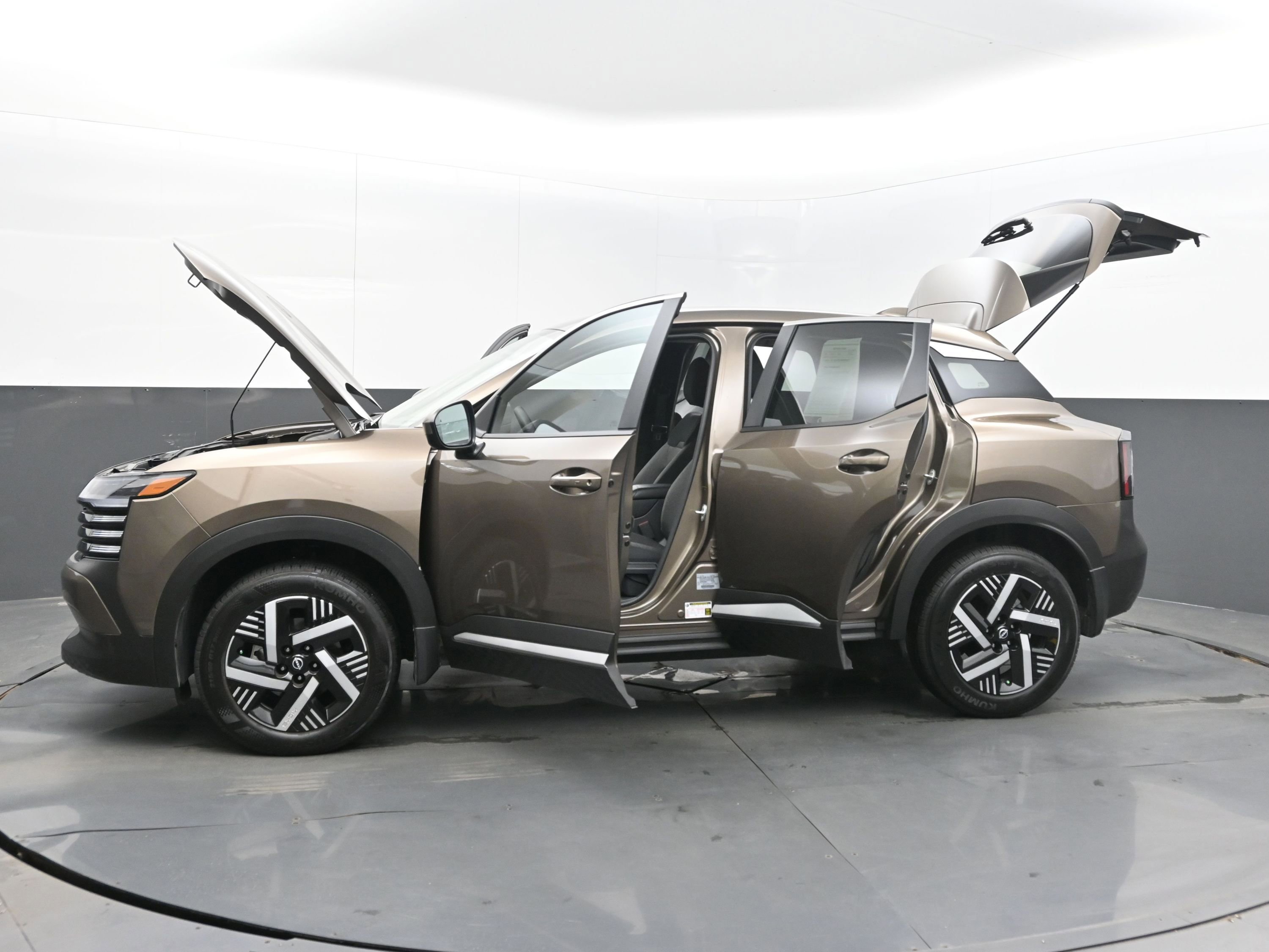 Certified 2025 Nissan Kicks SV image 37