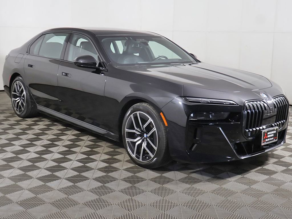 Used 2023 BMW 760i xDrive w/ Executive Package AWD/4WD image 2