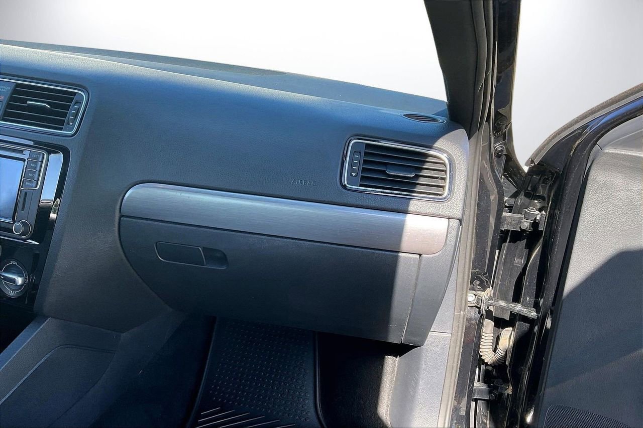 Used 2016 Volkswagen Jetta Sport image 20