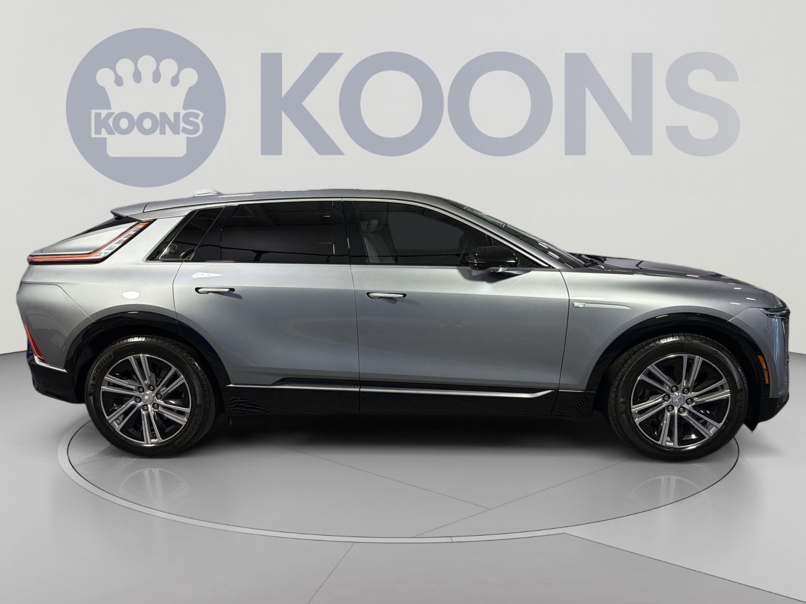 Used 2024 Cadillac Lyriq Luxury AWD/4WD image 8