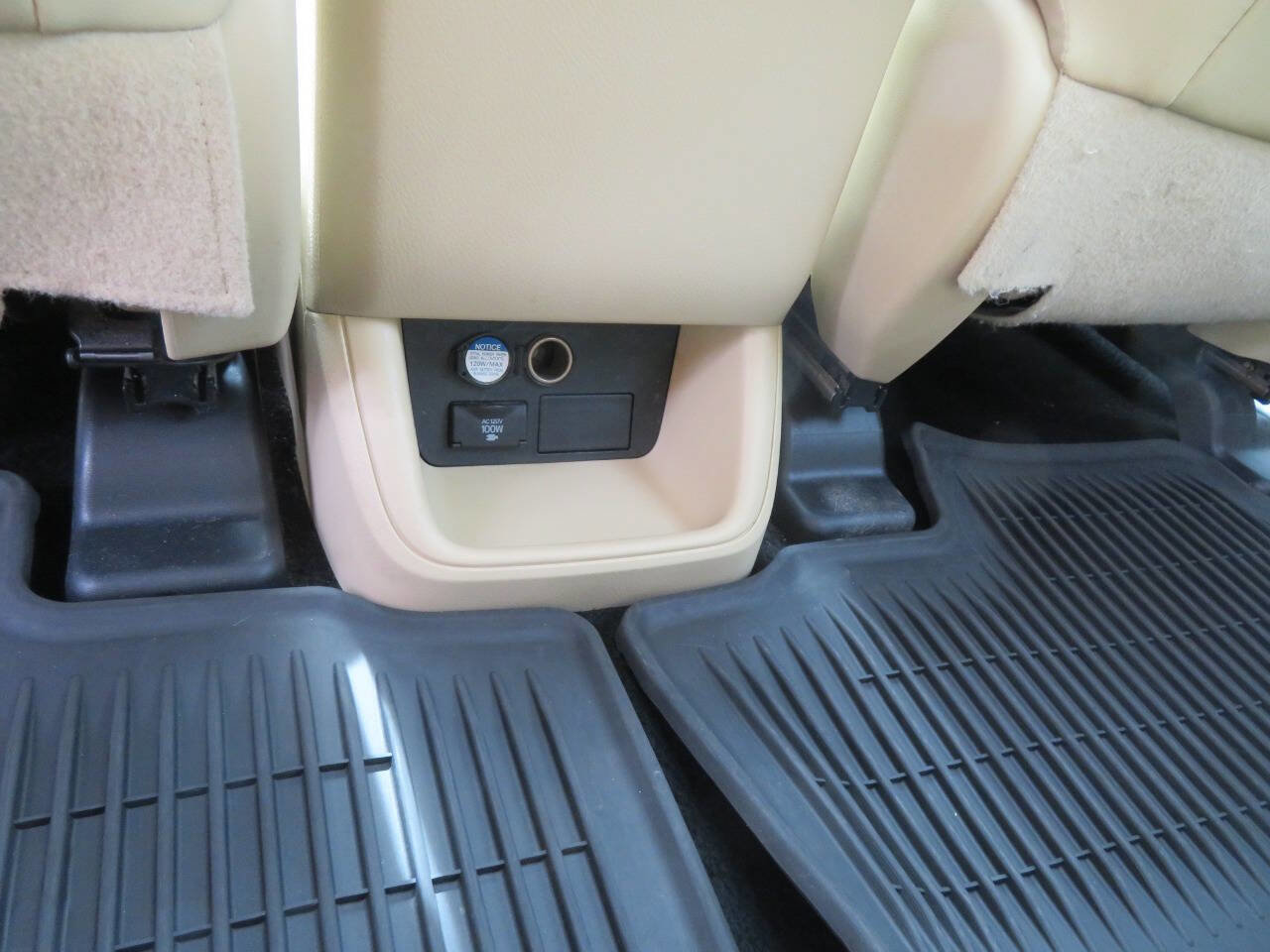 Used 2015 Toyota Highlander Limited image 25