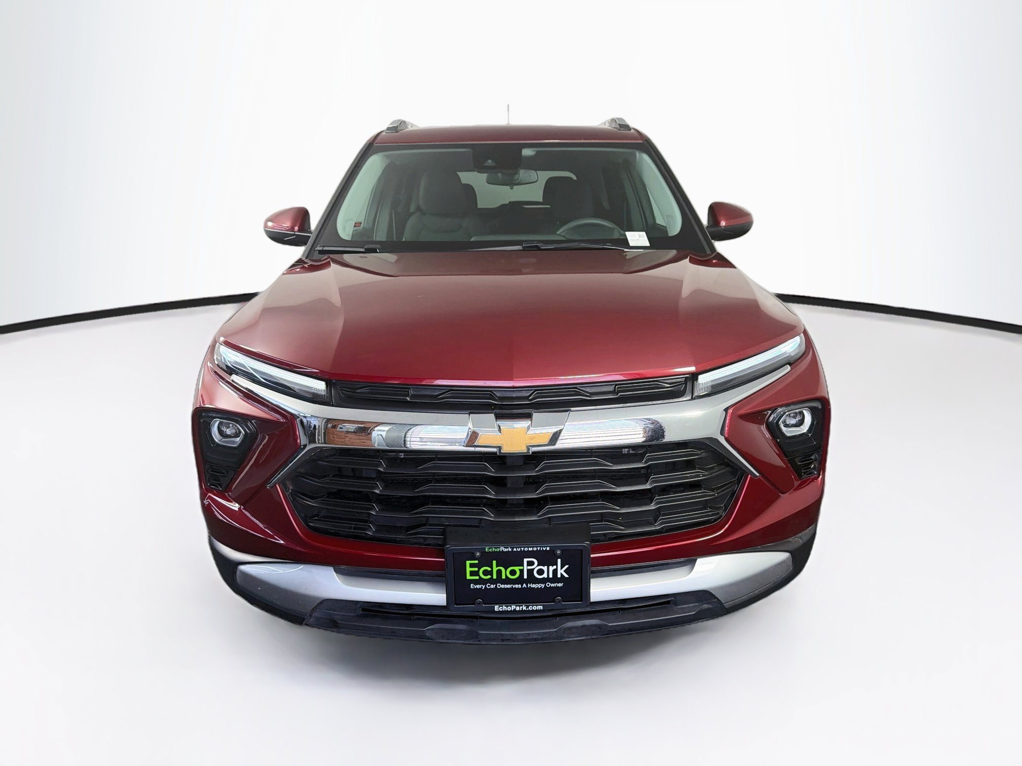 Used 2025 Chevrolet TrailBlazer LT FWD image 2