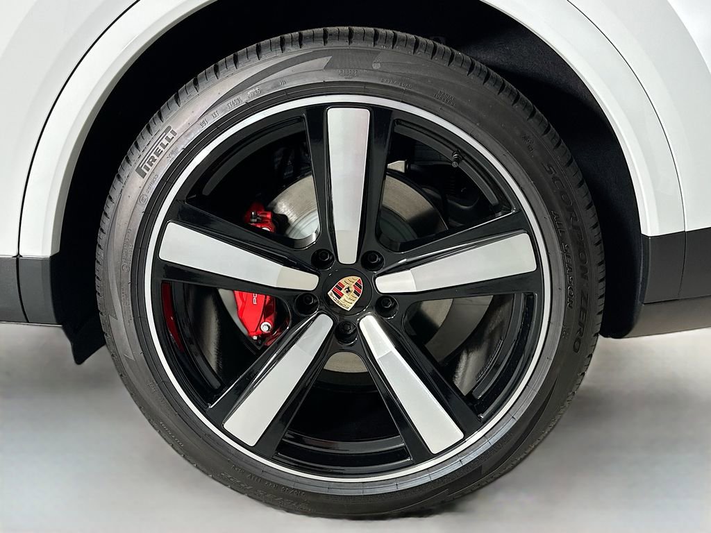 New 2025 Porsche Cayenne S image 33