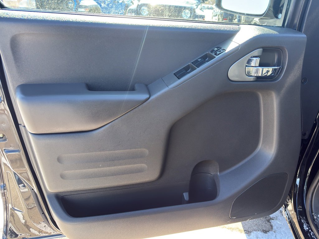 Used 2017 Nissan Frontier PRO-4X image 13