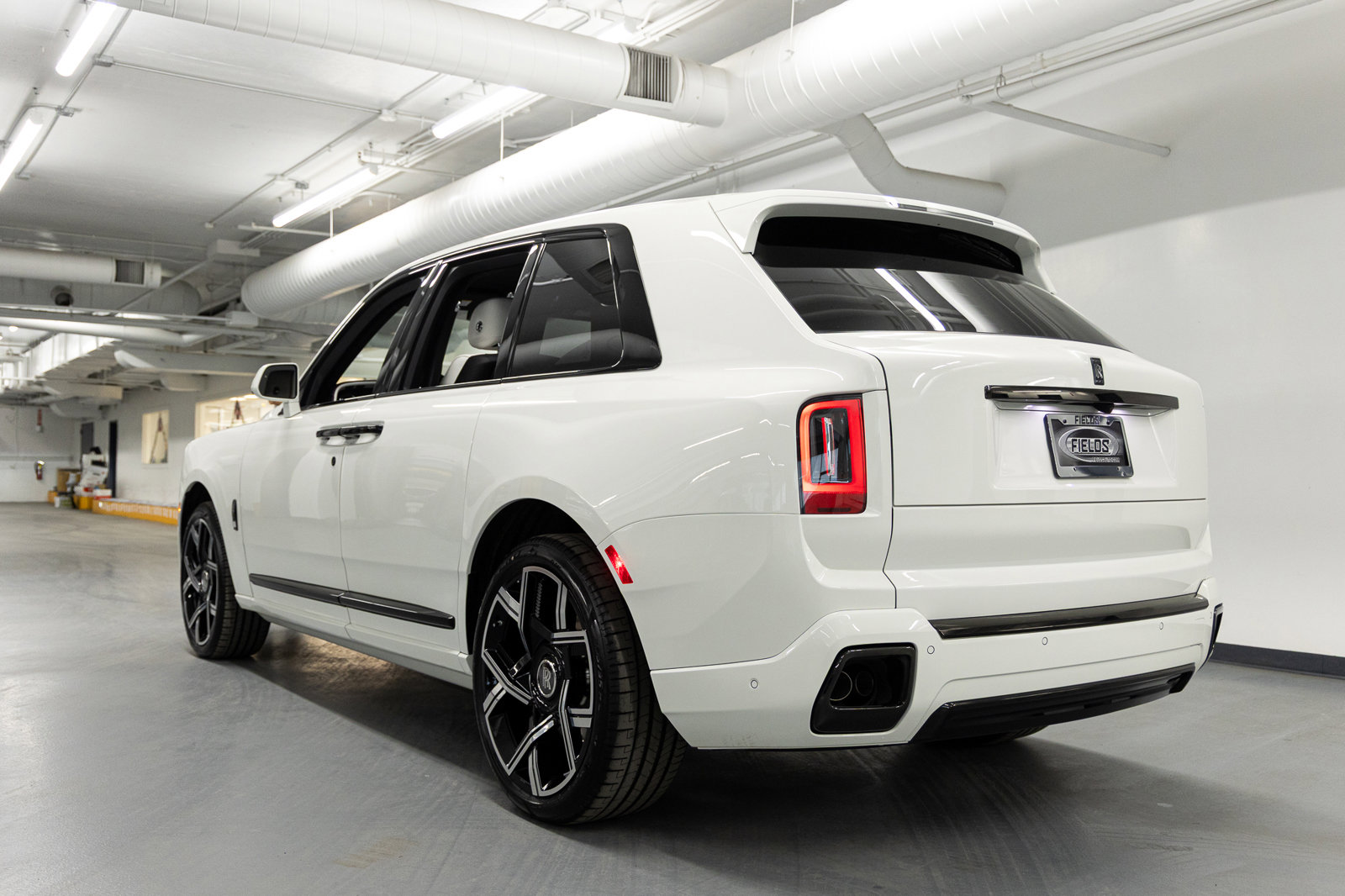 New 2026 Rolls-Royce Cullinan Black Badge image 9